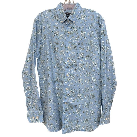 crown & ivy Other - 🌸 Crown & Ivy Blue Floral Button Down Shirt M
